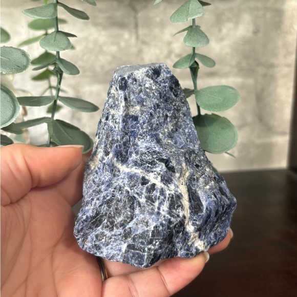Sodalite raw piece - blue crystal  - beautiful piece - Picture 3 of 3